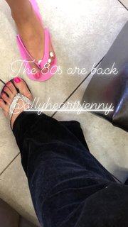 Jenny Mollen feet photo 13