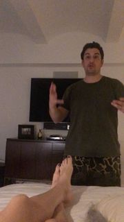 Jenny Mollen feet photo 10