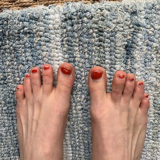 Jenny Mollen feet photo 2