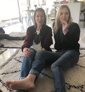 Jenny Mollen feet photo 6