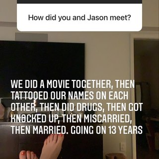 Jenny Mollen feet photo 1