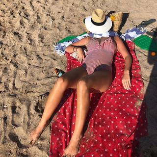 Jenny Mollen feet photo 13