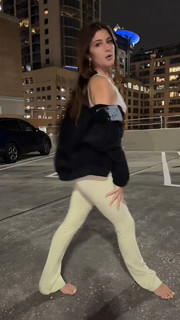 Jenny Popach feet photo thumbnail