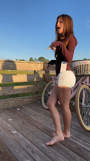 Jenny Popach feet photo thumbnail