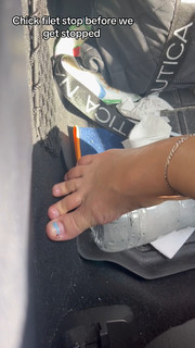 Jenny Popach feet photo thumbnail