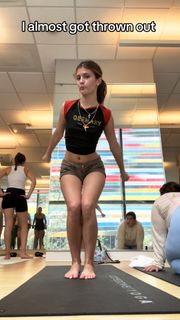 Jenny Popach feet photo thumbnail