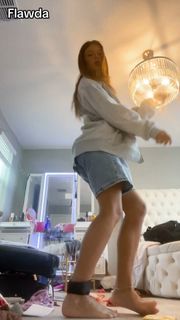 Jenny Popach feet photo thumbnail