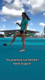 Jenny Popach feet photo thumbnail