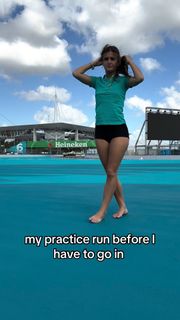 Jenny Popach feet photo thumbnail