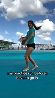 Jenny Popach feet photo thumbnail