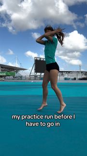 Jenny Popach feet photo thumbnail