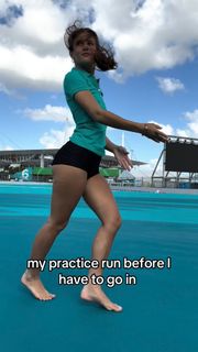 Jenny Popach feet photo thumbnail