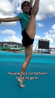 Jenny Popach feet photo thumbnail