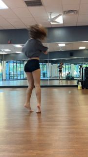 Jenny Popach feet photo thumbnail