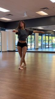 Jenny Popach feet photo thumbnail