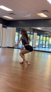 Jenny Popach feet photo thumbnail