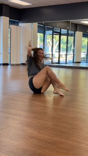 Jenny Popach feet photo thumbnail