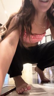 Jenny Popach feet photo thumbnail