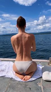 Jenny Skavlan feet photo 9
