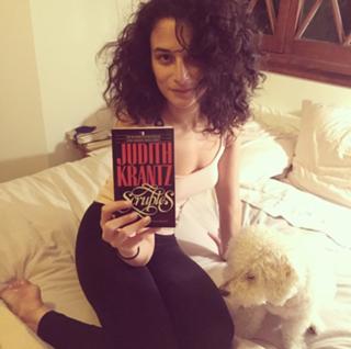 Jenny Slate feet photo thumbnail