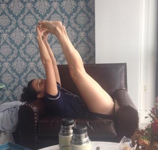 Jenny Slate feet photo thumbnail