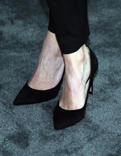 Jenny Slate feet photo thumbnail