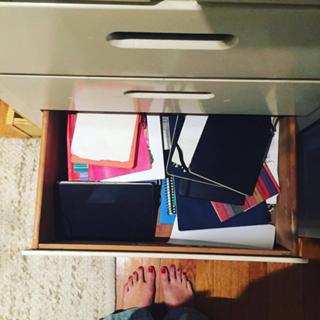 Jenny Slate feet photo thumbnail