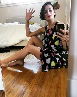 Jenny Slate feet photo thumbnail