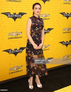 Jenny Slate feet photo thumbnail