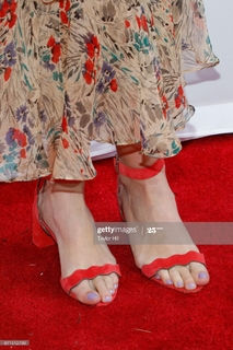 Jenny Slate feet photo thumbnail