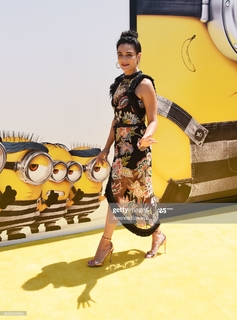 Jenny Slate feet photo thumbnail