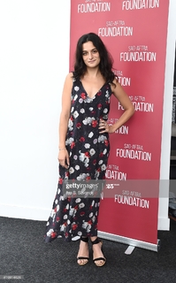 Jenny Slate feet photo thumbnail