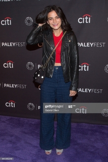 Jenny Slate feet photo thumbnail