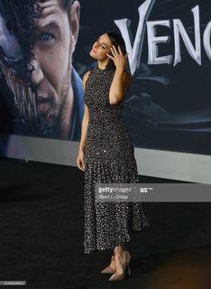 Jenny Slate feet photo thumbnail