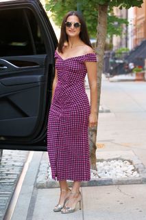 Jenny Slate feet photo thumbnail