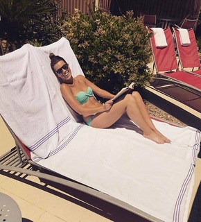 Jenny Taft feet photo thumbnail