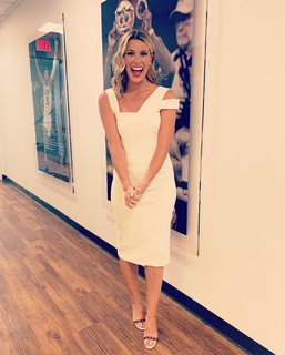 Jenny Taft feet photo thumbnail