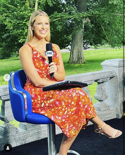 Jenny Taft feet photo thumbnail