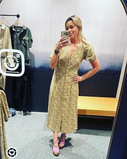 Jenny Taft feet photo thumbnail
