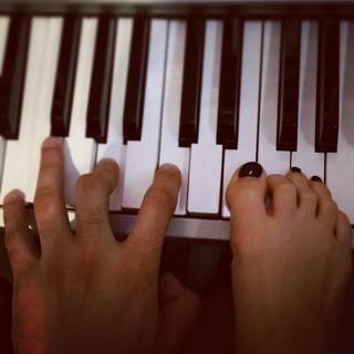 Jenny Theona feet photo 11