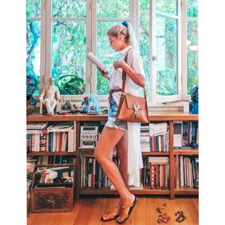 Jenny Theona feet photo 14