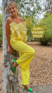 Jenny Theona feet photo 10