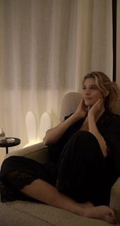 Jenny Theona feet photo 4