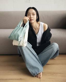Jeon Do-yeon feet photo 14