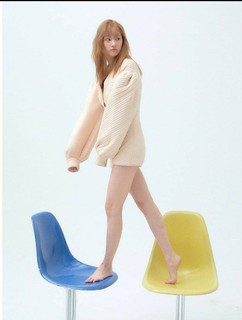 Jeon Jong-seo feet photo 1