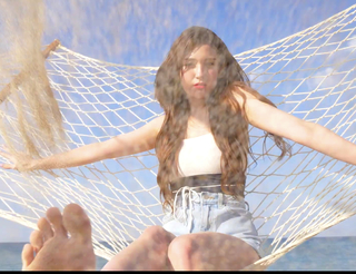 Jeon So-mi feet photo thumbnail