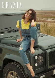 Jeon So-mi feet photo thumbnail