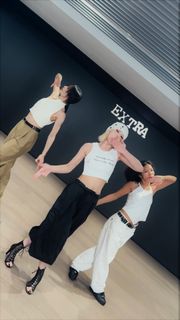 Jeon So-mi feet photo thumbnail