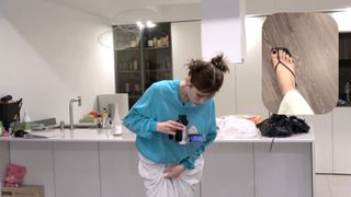 Jeon So-mi feet photo 1