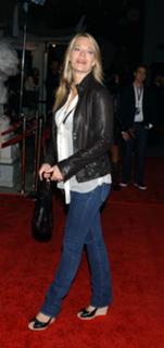 Jeri Ryan feet photo thumbnail